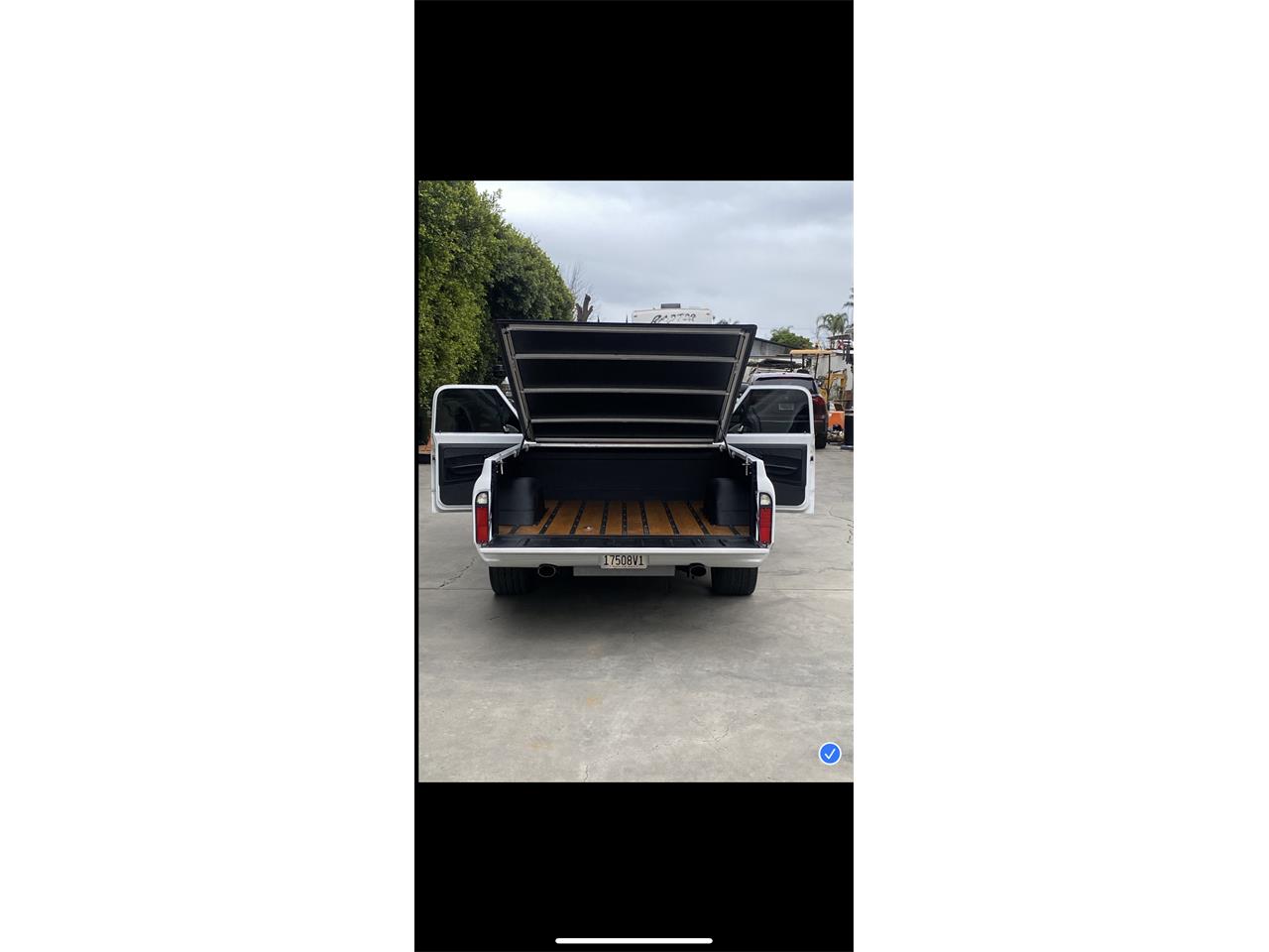 Chevrolet-C10-1972-White-Black-22
