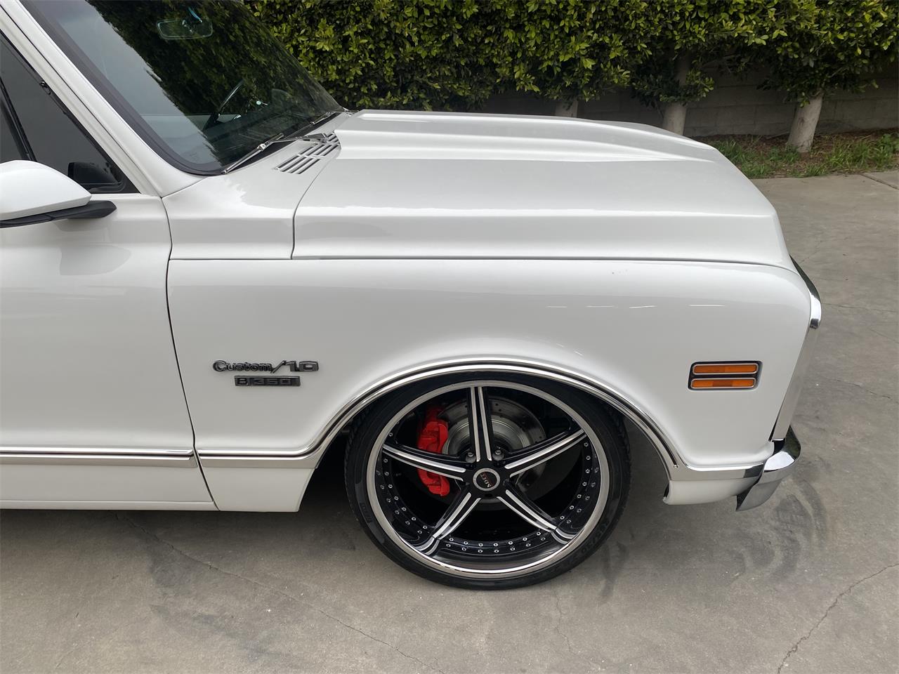 Chevrolet-C10-1972-White-Black-3