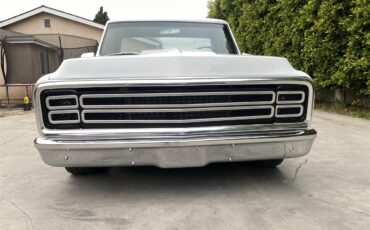 Chevrolet-C10-1972-White-Black