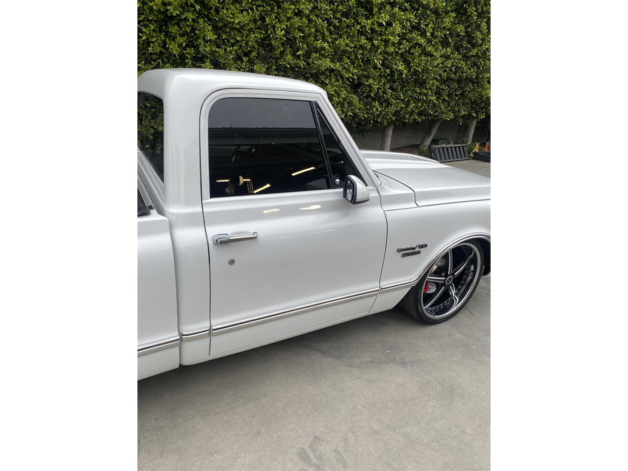 Chevrolet-C10-1972-White-Black-4