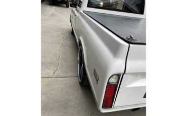 Chevrolet-C10-1972-White-Black-7