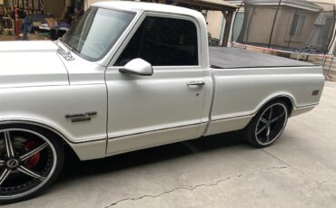 Chevrolet-C10-1972-White-Black-8