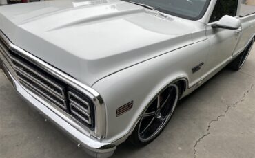 Chevrolet-C10-1972-White-Black-9