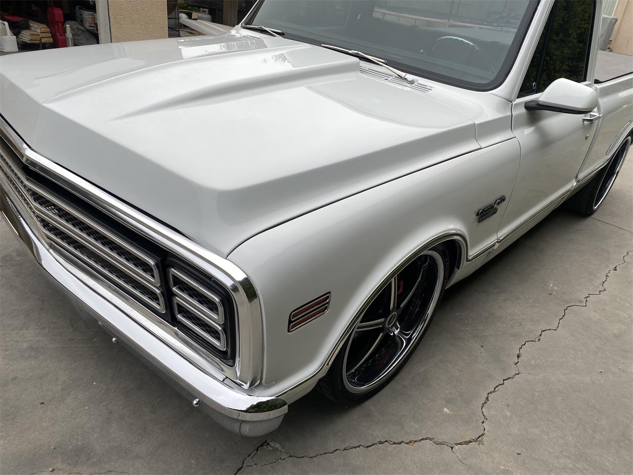 Chevrolet-C10-1972-White-Black-9