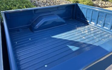 Chevrolet-C10-1979-blue-and-silver-grey-6