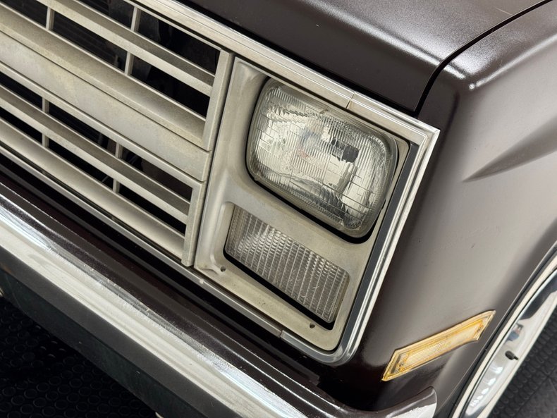 Chevrolet-C10-1986-Brown-Beige-1