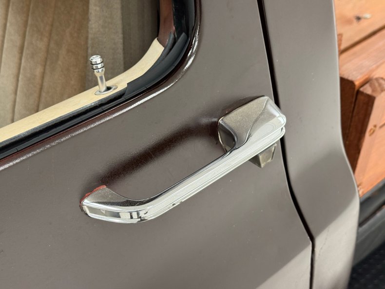 Chevrolet-C10-1986-Brown-Beige-2