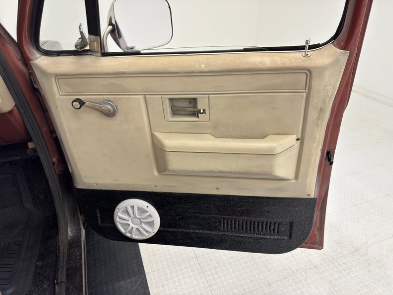 Chevrolet-C10-1986-Brown-Beige-5
