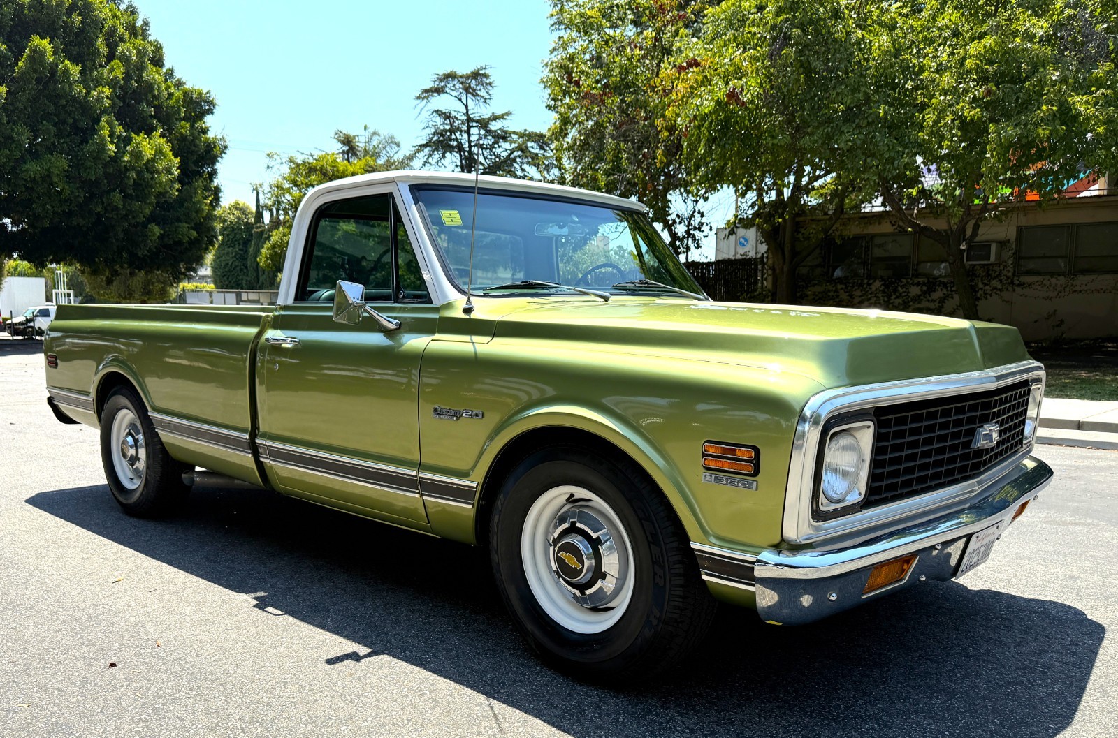Chevrolet-C20-1972-Pickup-2