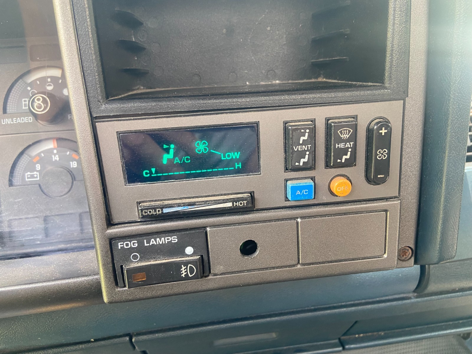 Chevrolet-CK-Pickup-1500-1989-Standard-Cab-Pickup-33