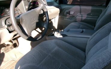 Chevrolet-CK-Pickup-1500-1996-Standard-Cab-Pickup-4