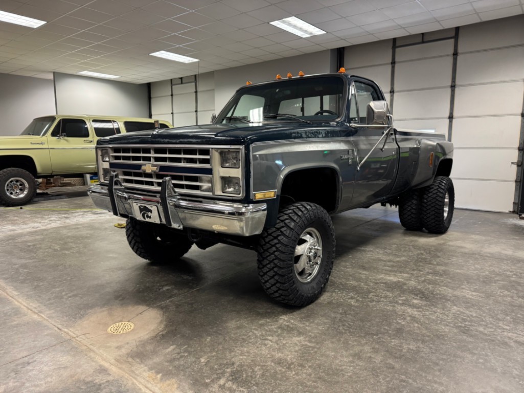 Chevrolet-CK-Pickup-3500-1988-Standard-Cab-Pickup-1