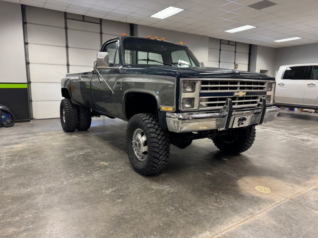 Chevrolet-CK-Pickup-3500-1988-Standard-Cab-Pickup-3