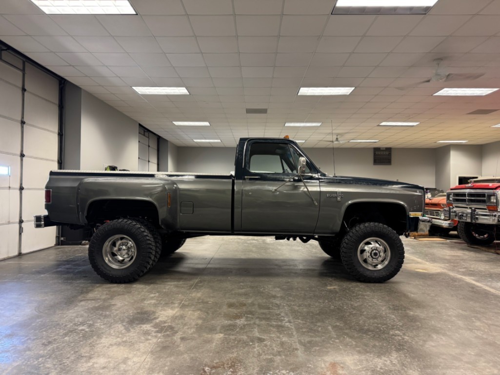 Chevrolet-CK-Pickup-3500-1988-Standard-Cab-Pickup-4