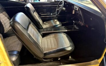 Chevrolet-Camaro-1967-Butternut-Yellow-Black-Vinyl-10