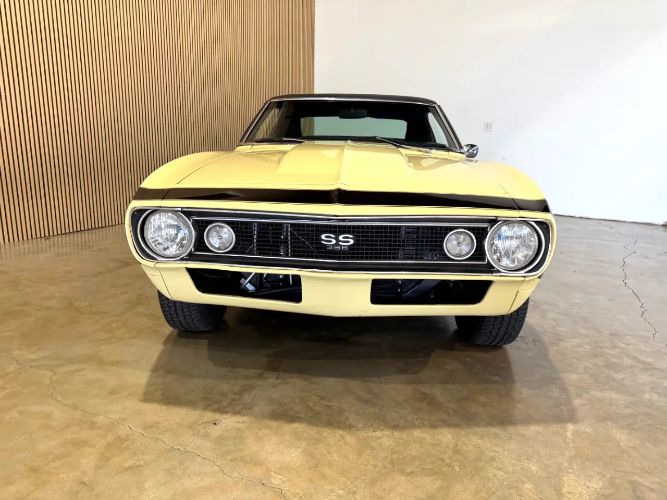 Chevrolet-Camaro-1967-Butternut-Yellow-Black-Vinyl-19