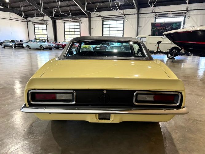 Chevrolet-Camaro-1967-Butternut-Yellow-Black-Vinyl-2