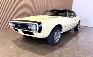Chevrolet-Camaro-1967-Butternut-Yellow-Black-Vinyl