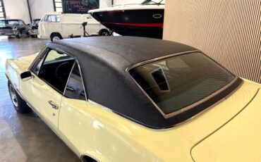 Chevrolet-Camaro-1967-Butternut-Yellow-Black-Vinyl-4