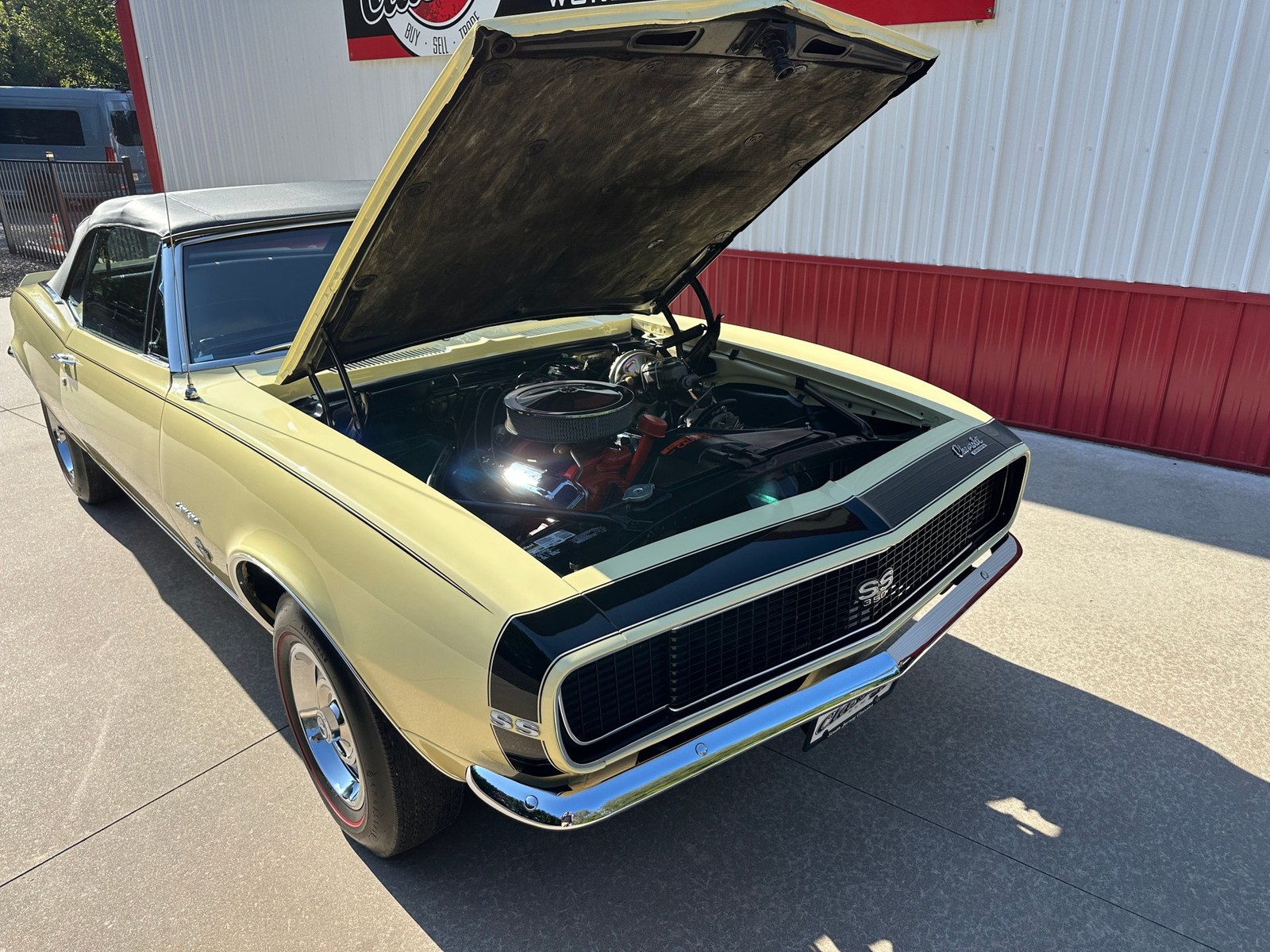 Chevrolet-Camaro-1967-Convertible-25