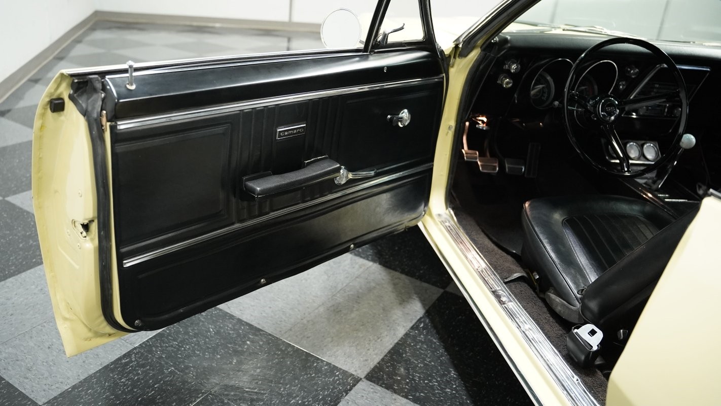 Chevrolet-Camaro-1967-Convertible-25