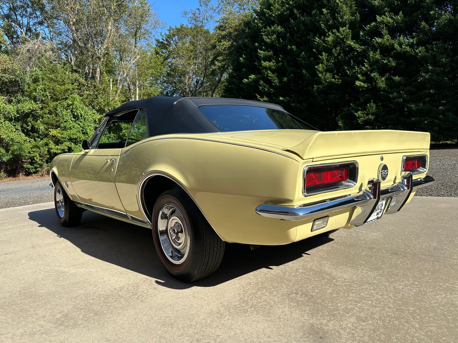 Chevrolet-Camaro-1967-Convertible-3