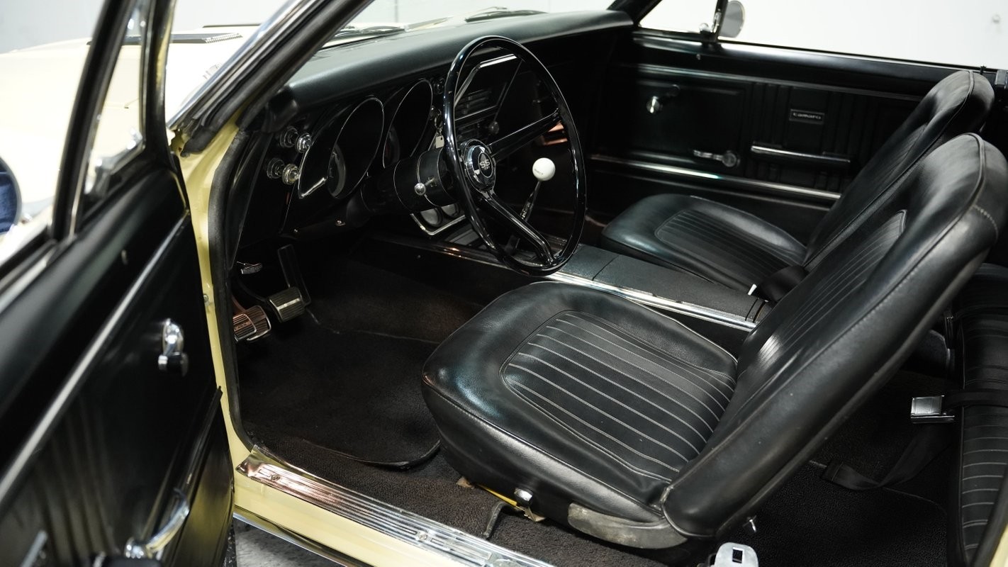 Chevrolet-Camaro-1967-Convertible-4