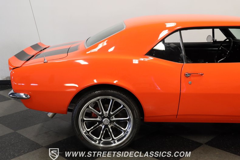 Chevrolet-Camaro-1967-Huggar-Orange-Black-12