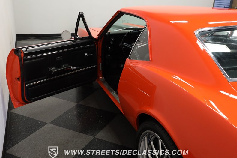 Chevrolet-Camaro-1967-Huggar-Orange-Black-14