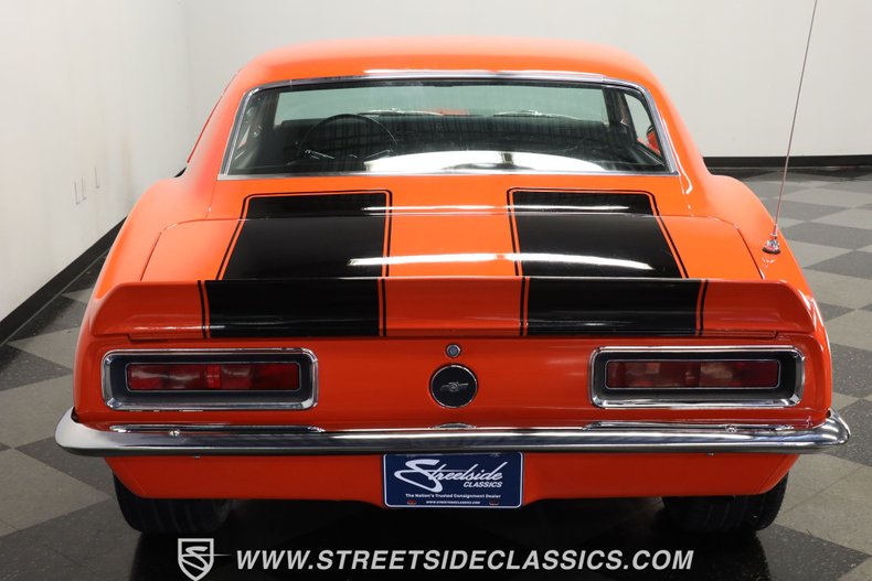 Chevrolet-Camaro-1967-Huggar-Orange-Black-2