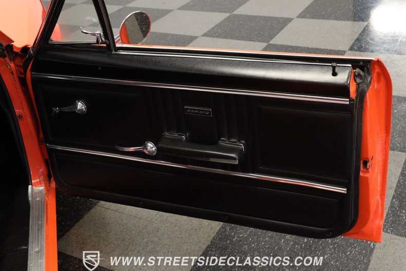 Chevrolet-Camaro-1967-Huggar-Orange-Black-22