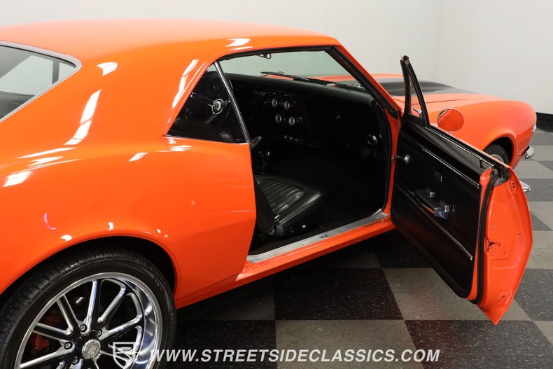 Chevrolet-Camaro-1967-Huggar-Orange-Black-23