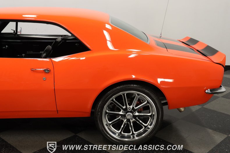 Chevrolet-Camaro-1967-Huggar-Orange-Black-29
