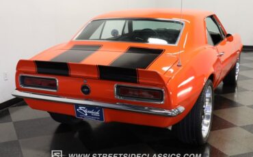 Chevrolet-Camaro-1967-Huggar-Orange-Black-3