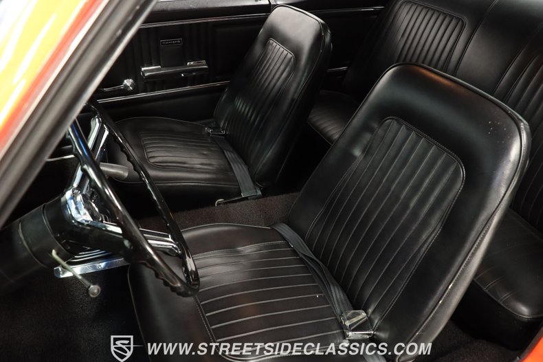 Chevrolet-Camaro-1967-Huggar-Orange-Black-32