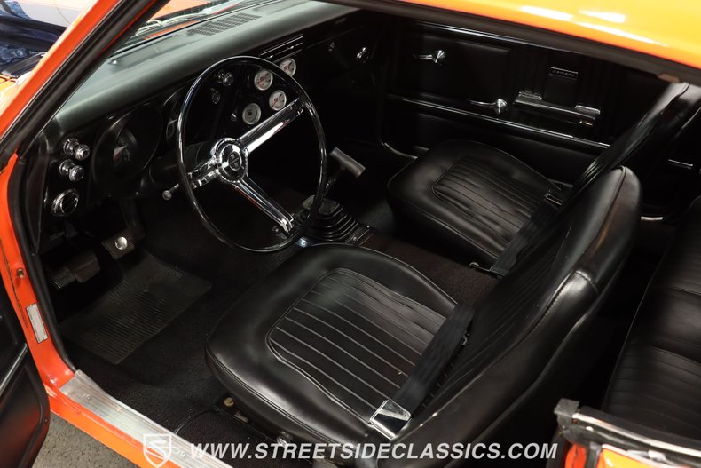 Chevrolet-Camaro-1967-Huggar-Orange-Black-39