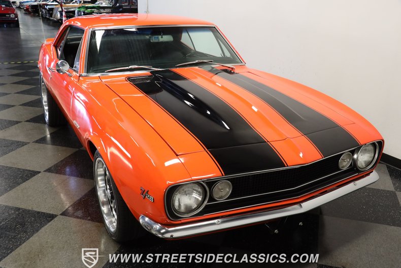 Chevrolet-Camaro-1967-Huggar-Orange-Black-42