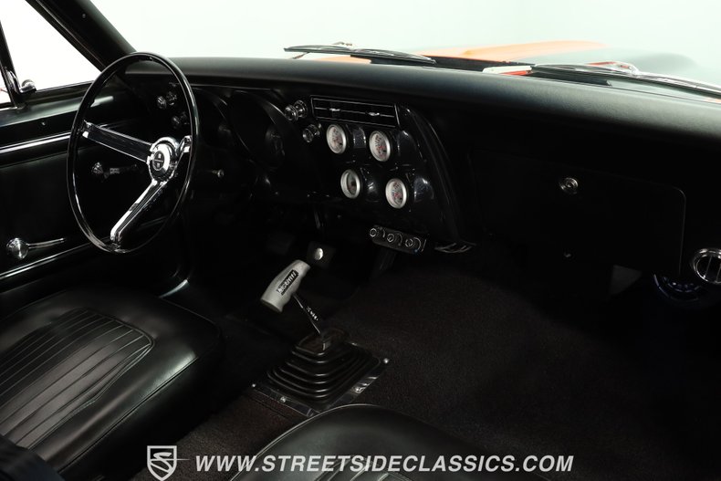 Chevrolet-Camaro-1967-Huggar-Orange-Black-6