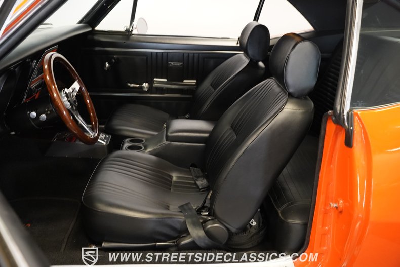 Chevrolet-Camaro-1967-Orange-Black-38