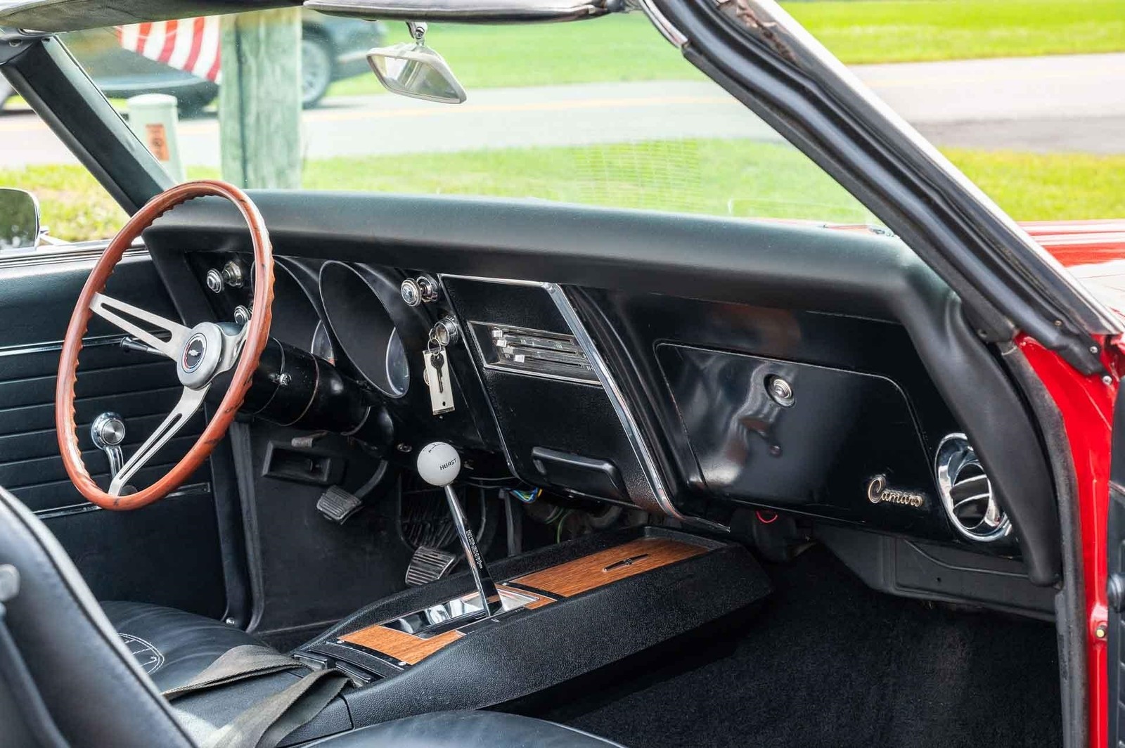 Chevrolet-Camaro-1968-2-Door-11