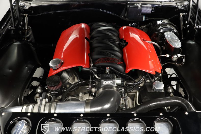 Chevrolet-Camaro-1968-Black-Red-2