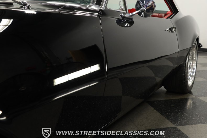 Chevrolet-Camaro-1968-Black-Red-20