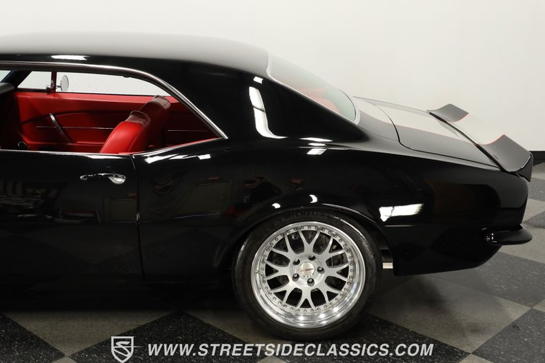Chevrolet-Camaro-1968-Black-Red-22