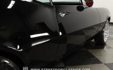 Chevrolet-Camaro-1968-Black-Red-25