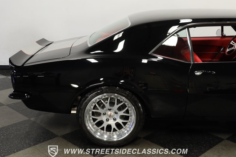 Chevrolet-Camaro-1968-Black-Red-26