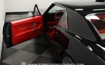 Chevrolet-Camaro-1968-Black-Red-29