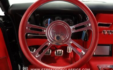 Chevrolet-Camaro-1968-Black-Red-32