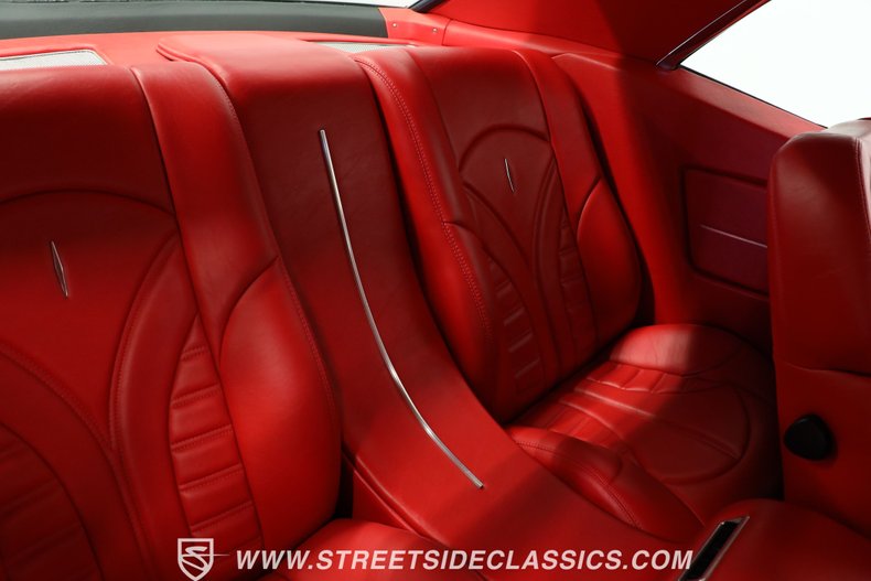 Chevrolet-Camaro-1968-Black-Red-38