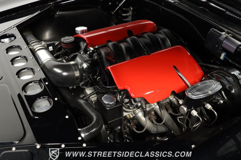 Chevrolet-Camaro-1968-Black-Red-40