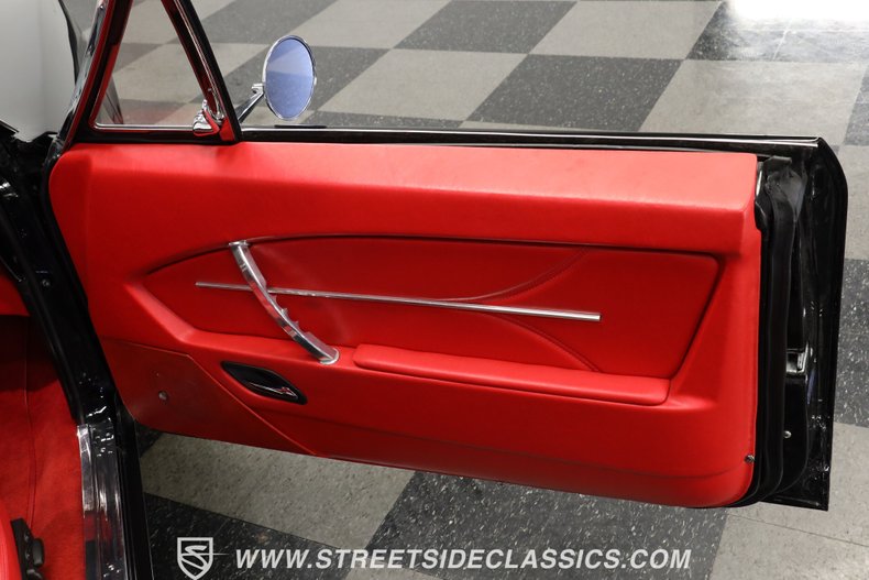 Chevrolet-Camaro-1968-Black-Red-45